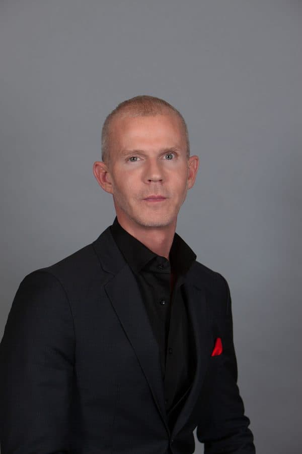 Mark Thompson, title specialist